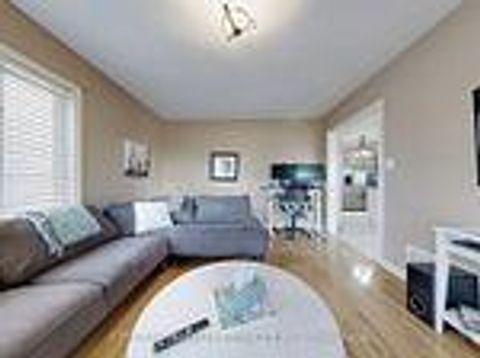 Photo 14 at 24 Cachet Hill Crescent, Sonoma Heights, Vaughan