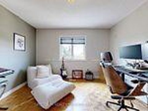 Photo 15 at 24 Cachet Hill Crescent, Sonoma Heights, Vaughan