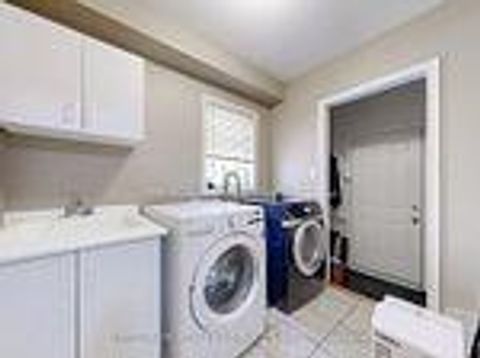 Photo 16 at 24 Cachet Hill Crescent, Sonoma Heights, Vaughan