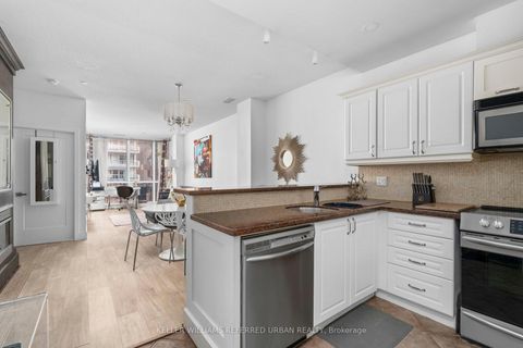 Photo 1 at 706 - 393 King Street W, Waterfront Communities C1, Toronto