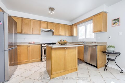 Photo 11 at 68 Rideau Drive, Langstaff, Richmond Hill