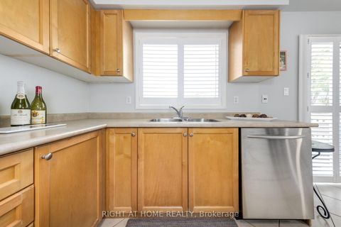 Photo 13 at 68 Rideau Drive, Langstaff, Richmond Hill