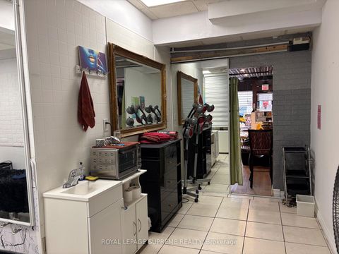 Photo 12 at 2721 Yonge Street, Lawrence Park South, Toronto