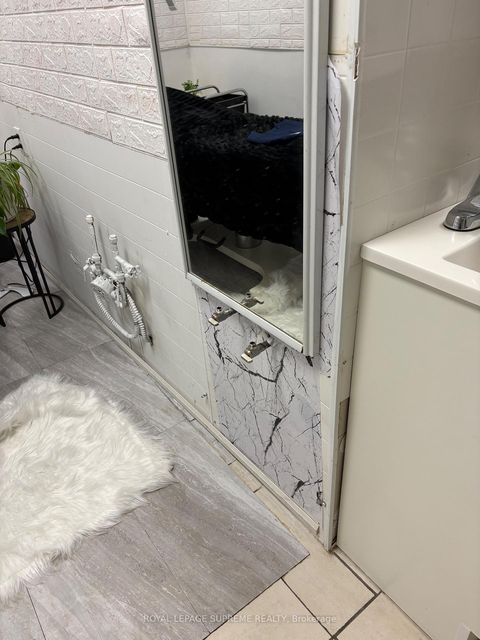 Photo 15 at 2721 Yonge Street, Lawrence Park South, Toronto