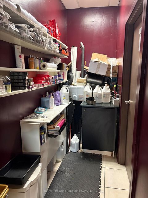 Photo 18 at 2721 Yonge Street, Lawrence Park South, Toronto