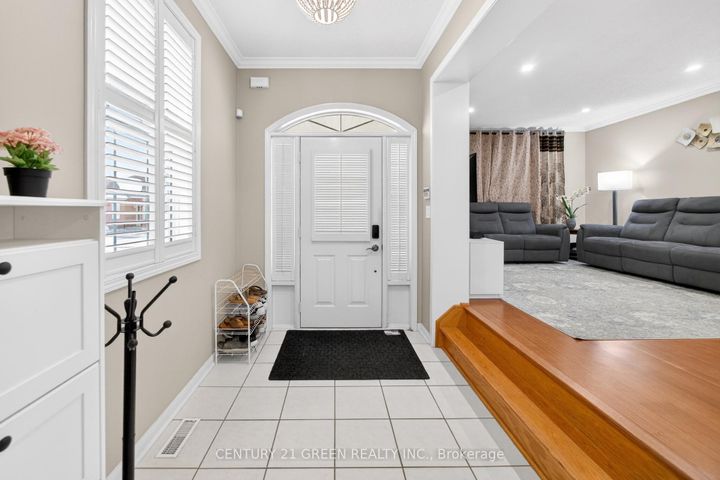 Photo 5 at 1666 Allan Crescent, BE Beaty, Milton