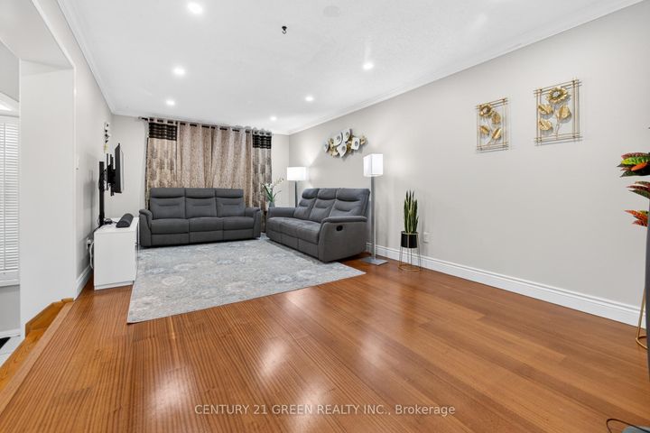 Photo 7 at 1666 Allan Crescent, BE Beaty, Milton