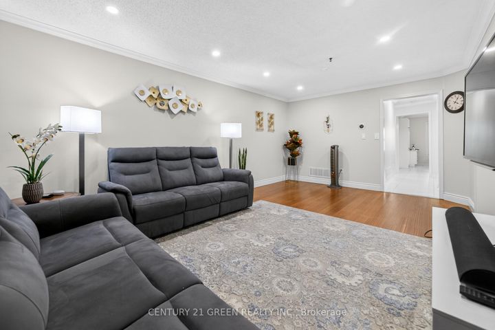 Photo 9 at 1666 Allan Crescent, BE Beaty, Milton