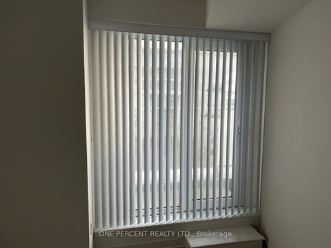 Photo 3 at 204, - 3900 Confederation Parkway, City Centre, Mississauga