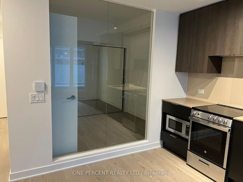 Photo 5 at 204, - 3900 Confederation Parkway, City Centre, Mississauga