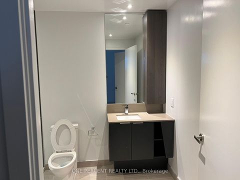 Photo 7 at 204, - 3900 Confederation Parkway, City Centre, Mississauga