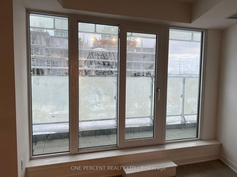 Photo 8 at 204, - 3900 Confederation Parkway, City Centre, Mississauga