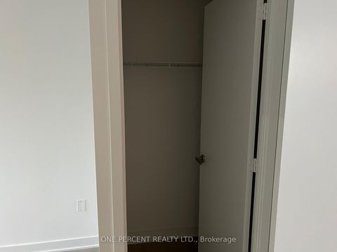 Photo 11 at 204, - 3900 Confederation Parkway, City Centre, Mississauga