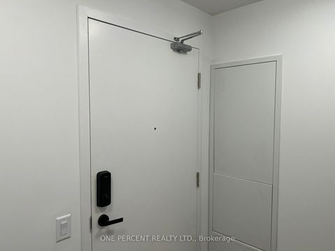 Photo 22 at 204, - 3900 Confederation Parkway, City Centre, Mississauga