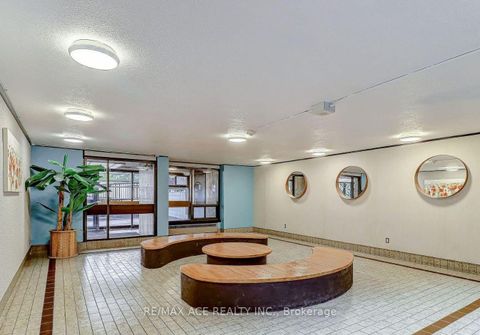 Photo 2 at 906 - 3 Massey Square, Crescent Town, Toronto