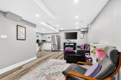 Photo 31 at 305 Moody Drive, Kleinburg, Vaughan