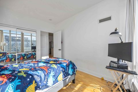 Photo 21 at PH01 - 15 Windermere Avenue, Swansea, Toronto