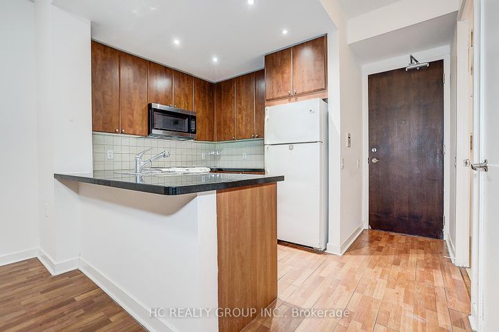 Photo 9 at 412 - 85 Bloor Street E, Yonge Corridor, Toronto