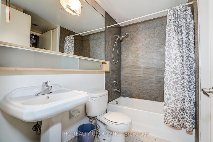 Photo 31 at 412 - 85 Bloor Street E, Yonge Corridor, Toronto