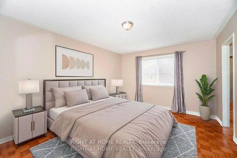 Photo 9 at 910 Oaktree Crescent, Summerhill Estates, Newmarket