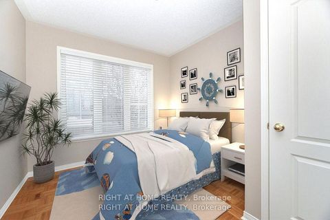 Photo 11 at 910 Oaktree Crescent, Summerhill Estates, Newmarket