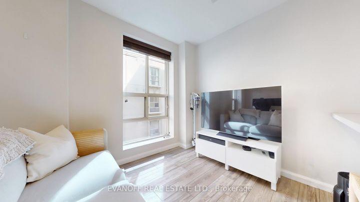 Photo 10 at 605 - 80 Charles Street E, Yonge Corridor, Toronto