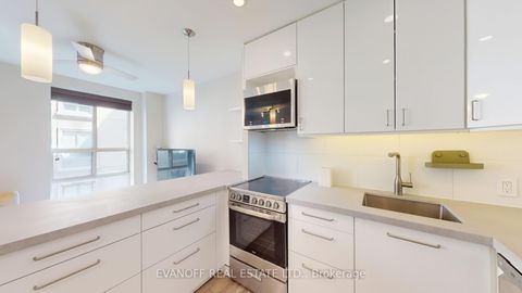 Photo 18 at 605 - 80 Charles Street E, Yonge Corridor, Toronto