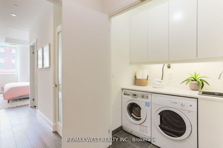 Photo 10 at TH02 - 508 Wellington Street W, Waterfront Communities C1, Toronto