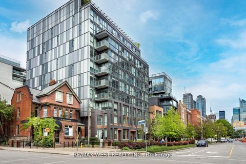 Photo 11 at TH02 - 508 Wellington Street W, Waterfront Communities C1, Toronto