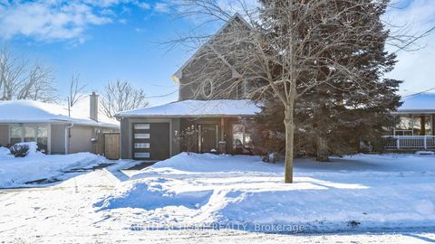 Photo 1 at 7 Forest Path Court N, Beaumonde Heights, Toronto