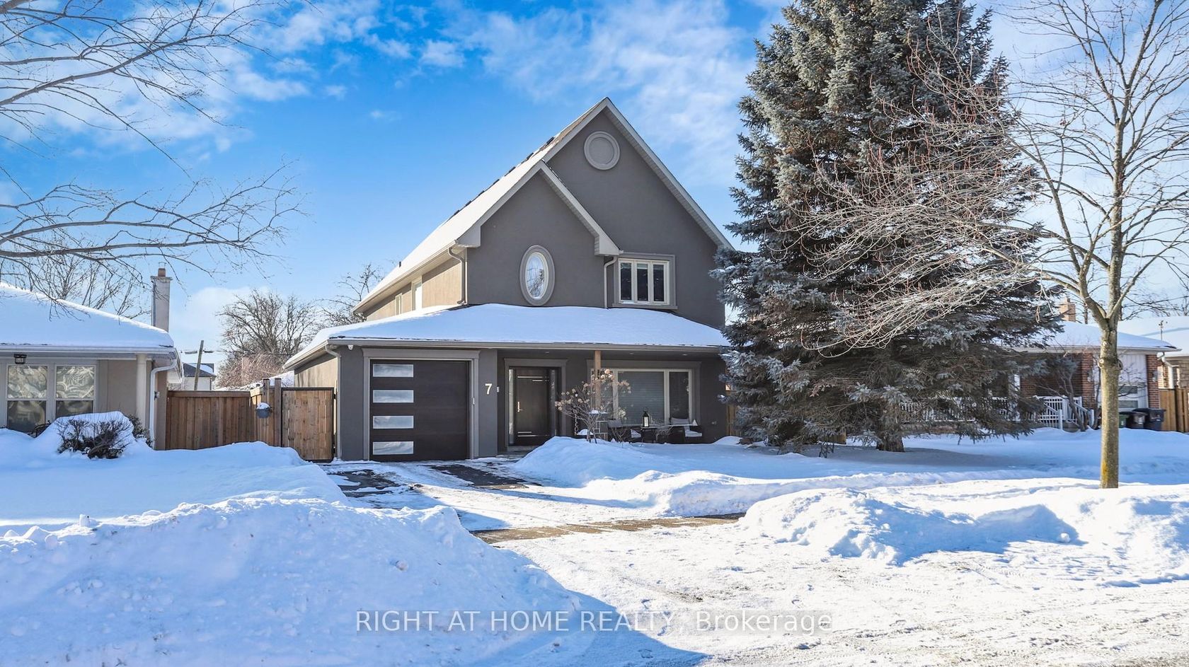 7 Forest Path Court N, Beaumonde Heights, Toronto 