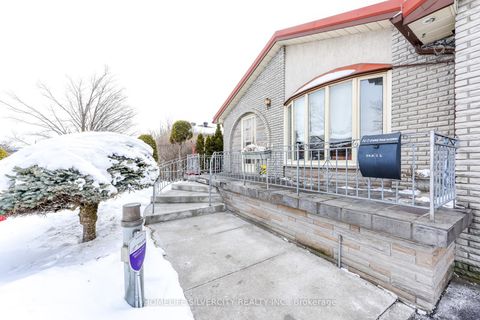 Photo 5 at 7424 Netherwood Road, Malton, Mississauga