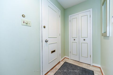 Photo 9 at 7424 Netherwood Road, Malton, Mississauga