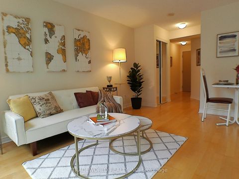 Photo 6 at 402 - 763 Bay Street, Bay Street Corridor, Toronto