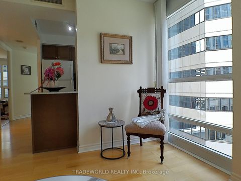 Photo 7 at 402 - 763 Bay Street, Bay Street Corridor, Toronto