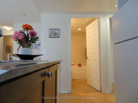 Photo 25 at 402 - 763 Bay Street, Bay Street Corridor, Toronto