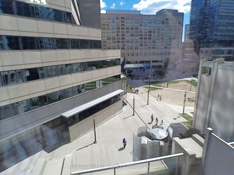 Photo 31 at 402 - 763 Bay Street, Bay Street Corridor, Toronto