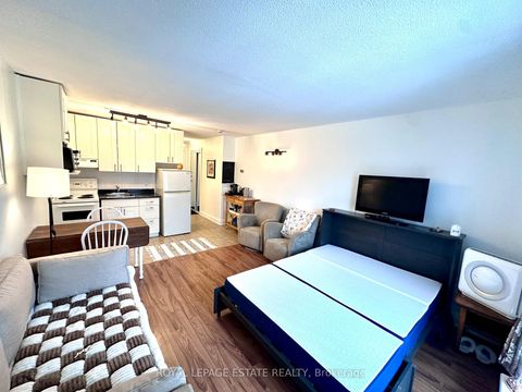 Photo 2 at 309 - 123 Woodbine Avenue, The Beaches, Toronto