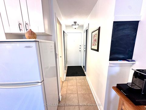 Photo 10 at 309 - 123 Woodbine Avenue, The Beaches, Toronto