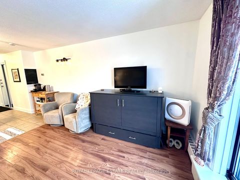 Photo 12 at 309 - 123 Woodbine Avenue, The Beaches, Toronto