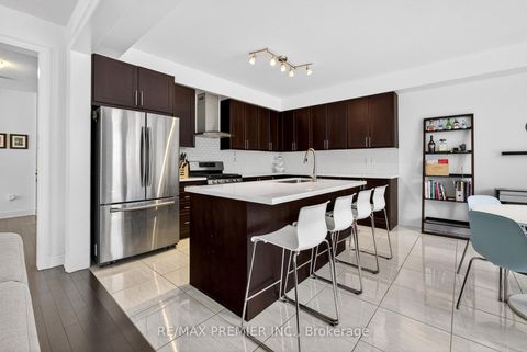 Photo 12 at 66 Red Tree Drive, Kleinburg, Vaughan