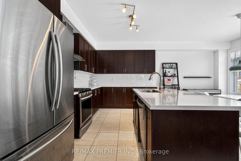 Photo 13 at 66 Red Tree Drive, Kleinburg, Vaughan