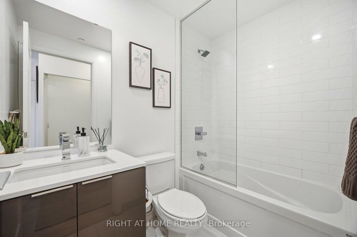 Photo 12 at 1008 - 70 Annie Craig Drive, Mimico, Toronto