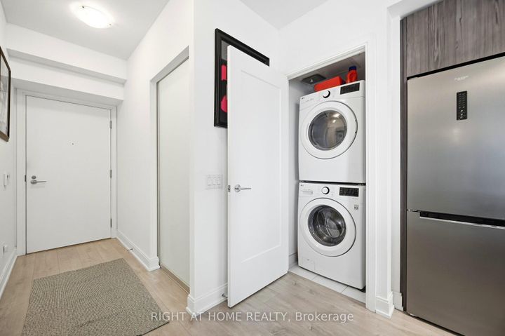 Photo 13 at 1008 - 70 Annie Craig Drive, Mimico, Toronto