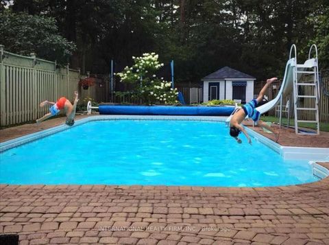 Photo 4 at 276 Sheridan Court, College Manor, Newmarket