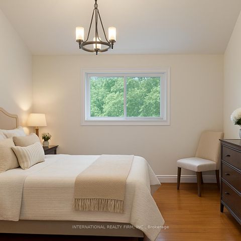 Photo 15 at 276 Sheridan Court, College Manor, Newmarket