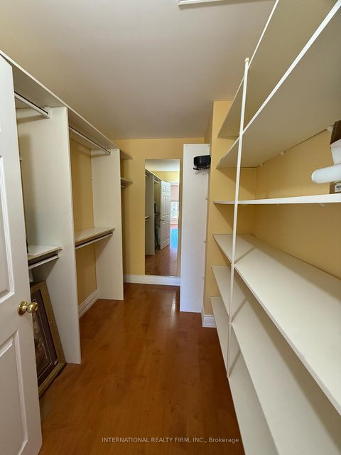 Photo 17 at 276 Sheridan Court, College Manor, Newmarket