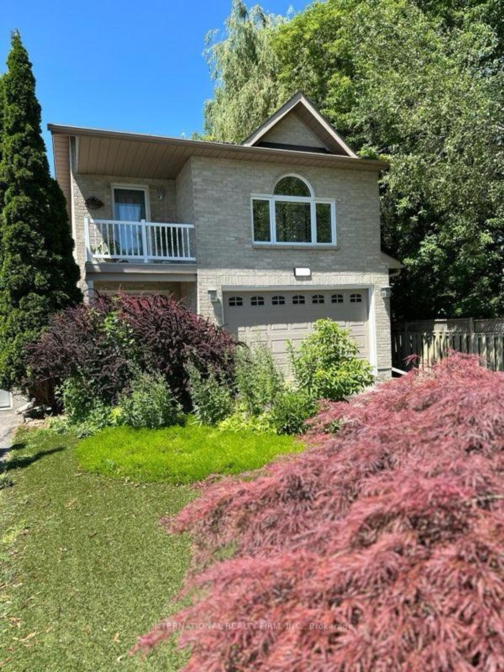 276 Sheridan Court, College Manor, Newmarket photo 4