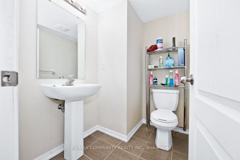 Photo 5 at 984 Kicking Horse Path, McLaughlin, Oshawa