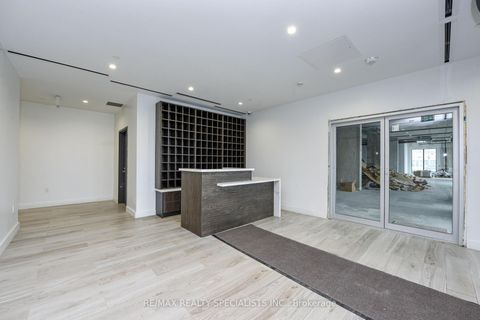 Photo 9 at 425 - 600 Dixon Road W, Richview, Toronto